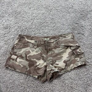 vintage lei cargo shorts
